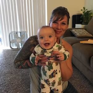 Meet your Posher, Debbei